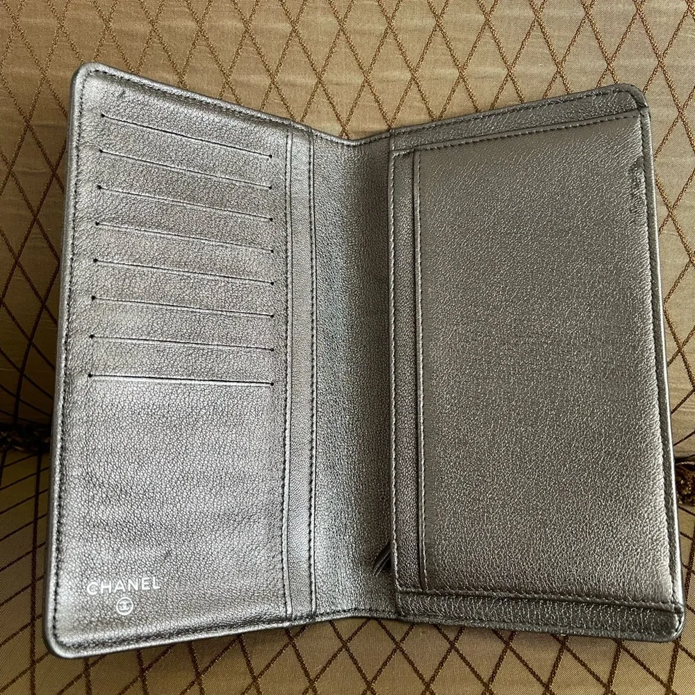 Chanel Wallet - Picture 2 of 12